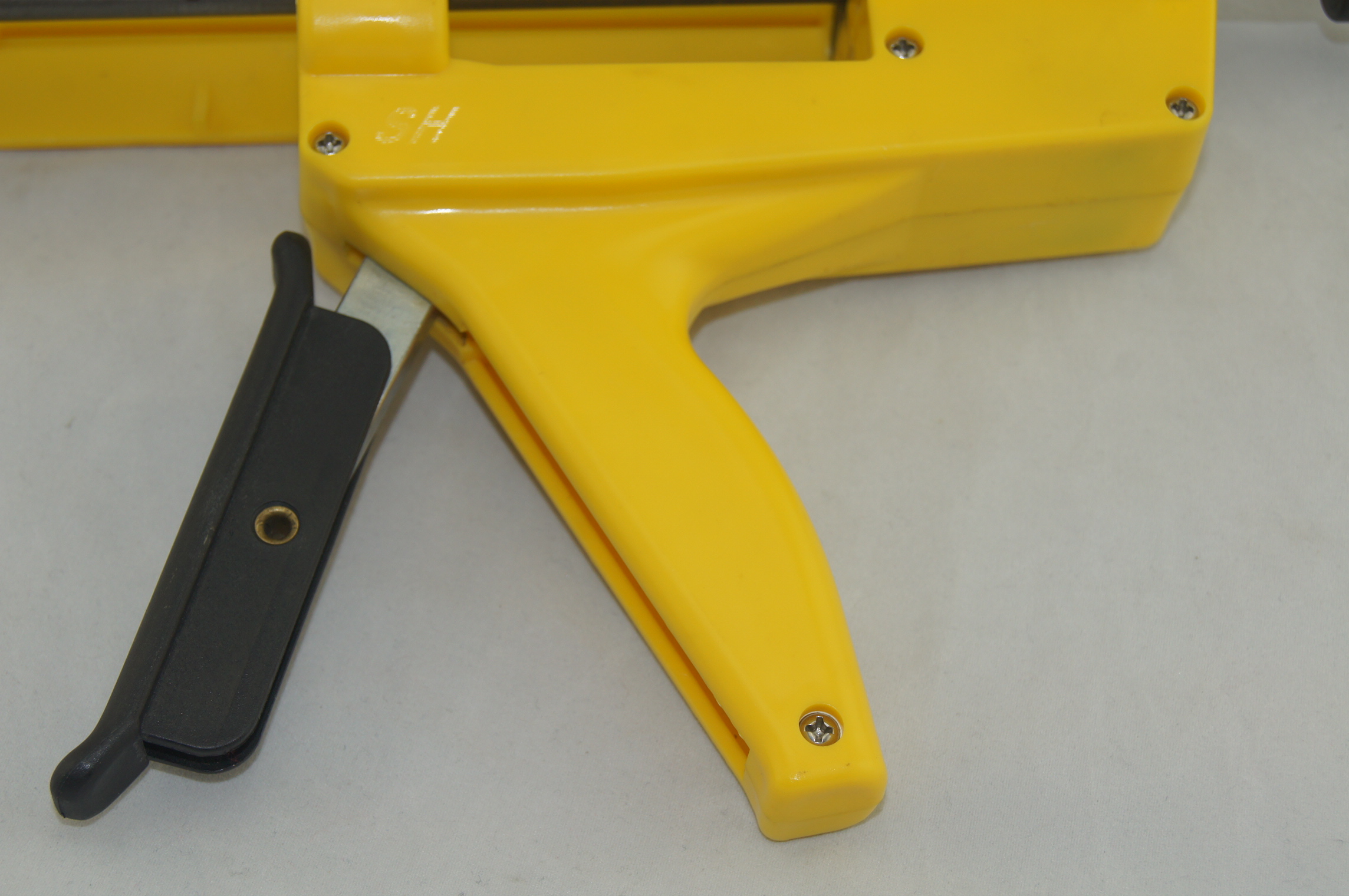 Adhesive Gun